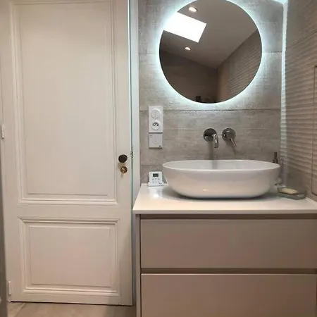 Maison Familiale Chartrons 250m2 Jardin + Piscine Сasa de vacaciones