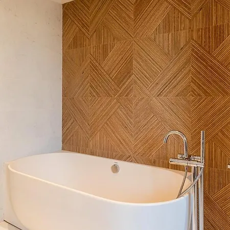 Maison Familiale Chartrons 250m2 Jardin + Piscine Сasa de vacaciones